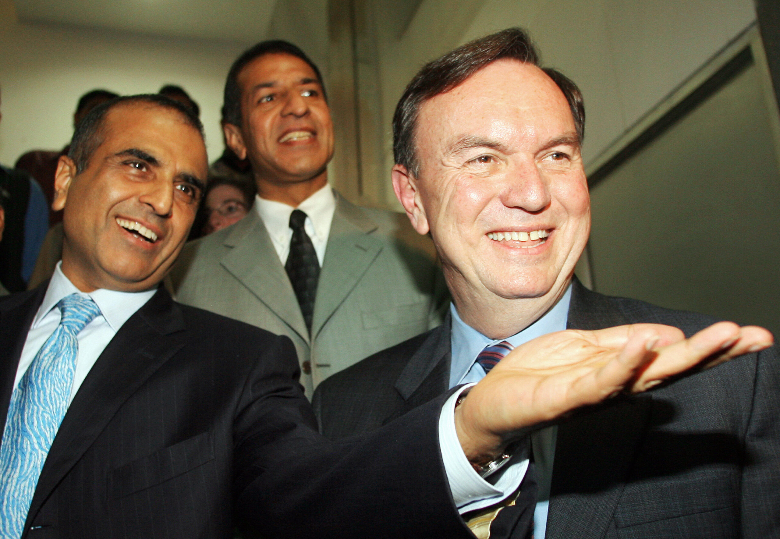 Mittal with Walmart executive Mike Duke. One of Mittal’s rare business failures came when a partnership to bring the US supermarket giant to India collapsed after six years